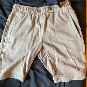 MENS GYMSHARK SHORTS SIZE M